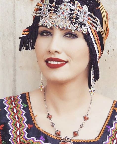 Pin by Nacima Merouane on broderie | Algerian clothing, Festival