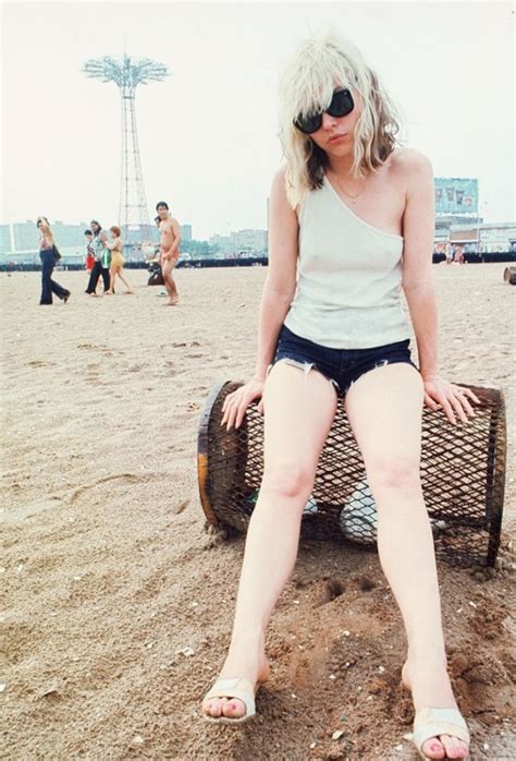 blondies debbie harry  iconic beauty moments wardrobe trends