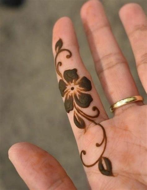 FOLLOW ME FOR MORE HENNA ART 🦋💜 Henna Hand Flower, Small Flower Mehndi