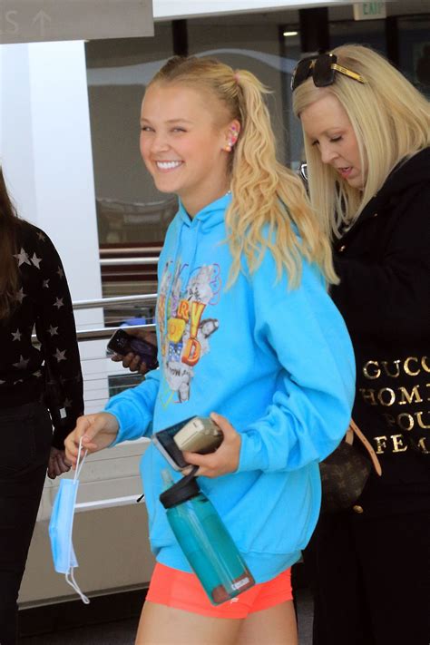 JoJo Siwa Arriving at the Filming for America's Got Talent in Pasadena
