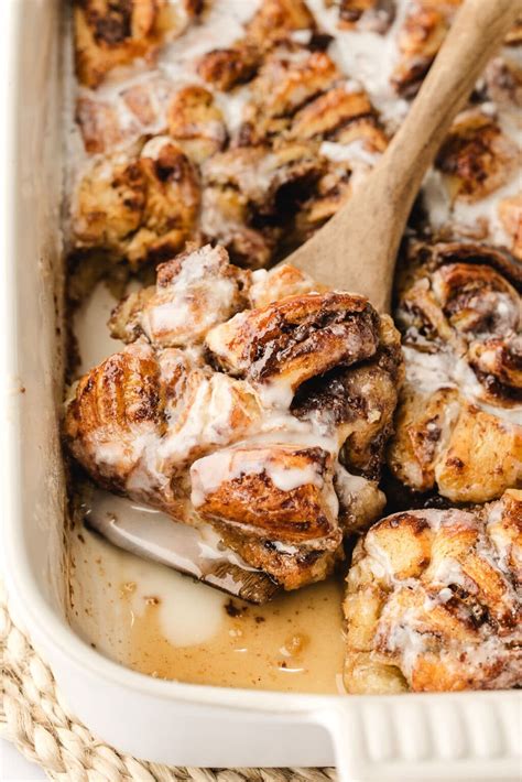 cinnamon roll casserole  heart eating