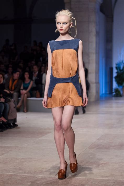 Too Skinny: Banning Underweight Models · ChicMags