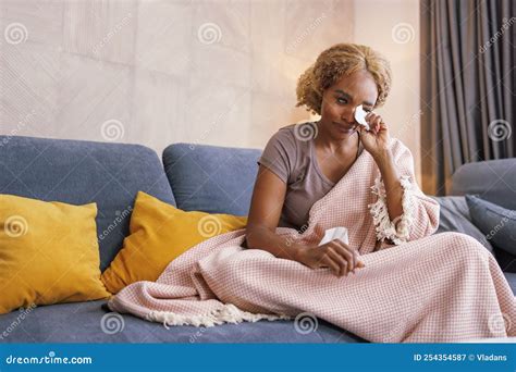 Woman Crying Going through Relationship Breakup Stock Image - Image of ...