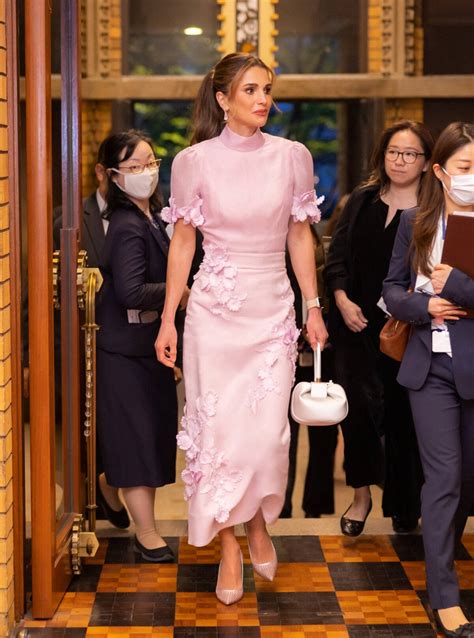 photo la reine rania de jordanie est au japon avec son mari abdallah
