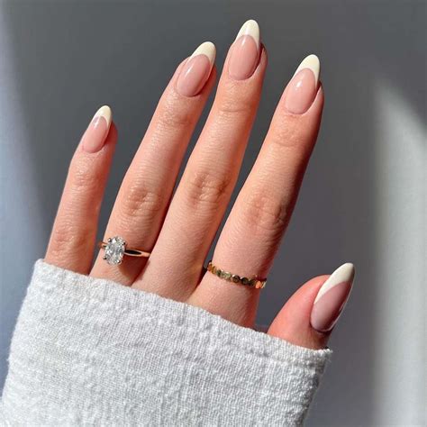 25 Medium-Length Nail Ideas Worth Copying