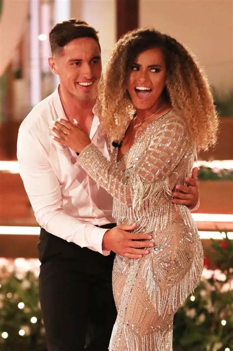 Love Island Season 5 Winners Uk - Love Island 2019 Winners Amber Gill ...