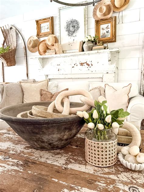 19 Simple Spring Mantel Decor Ideas for Easy Decorating - Robyn's