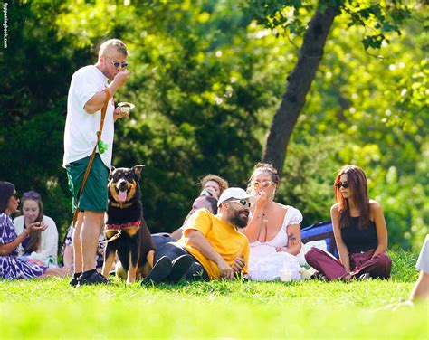 Emily Ratajkowski Nude, The Fappening - Photo 1195572 - FappeningBook