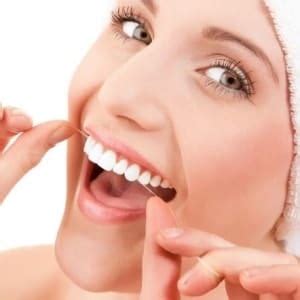 Waterpik vs. Flossing: Choosing Between Water Flossing and Traditional ...