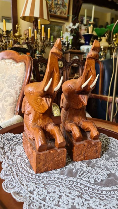 2 броя Африкански дървени слонове – ръчна изработка | Antique Boutique