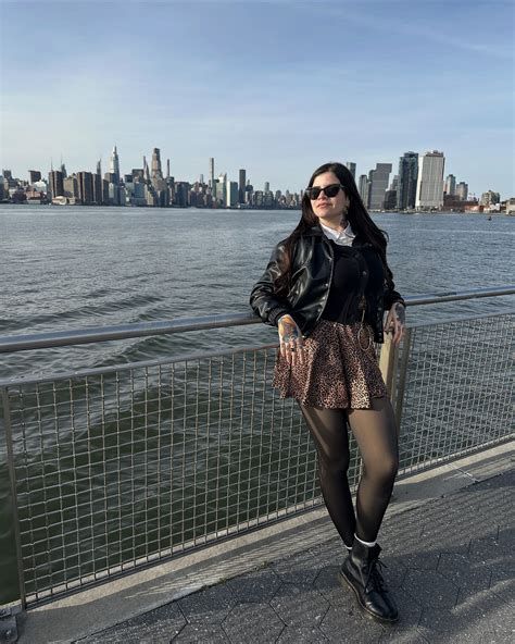 Vanny | Previously on the death row… #photodump #shapecheck #discipline