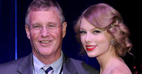 Taylor Swift's dad fights off burglar in Florida penthouse