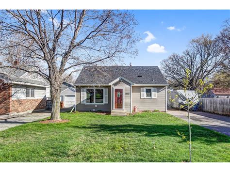 1953 Highway 96 E, White Bear Lake, MN 55110 | MLS: 5740139 | Edina Realty