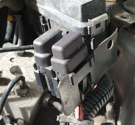 alfa romeo 4c fuse box cover 9