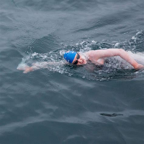 How Kim Chambers Became the World's Most Badass Swimmer - Outside Online