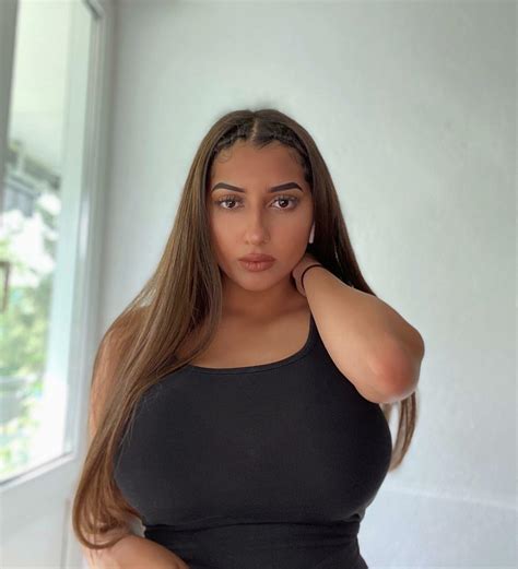 Nice rack : r/2busty2hide
