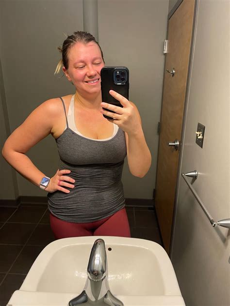 Pin by Ode on Ode aan Tess Taylor | Tess taylor, Good looking women