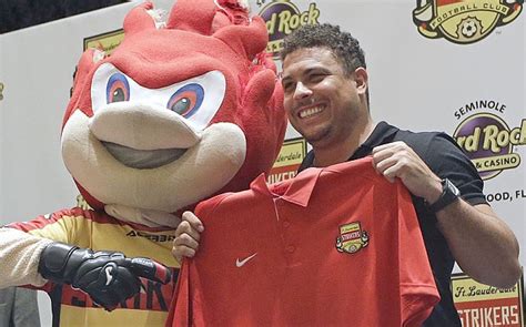 brazil legend ronaldo attempts comeback  fort lauderdale strikers