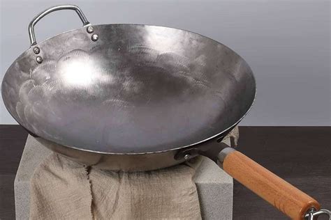 Why Use a Wok With a Round Bottom? | WokOwner