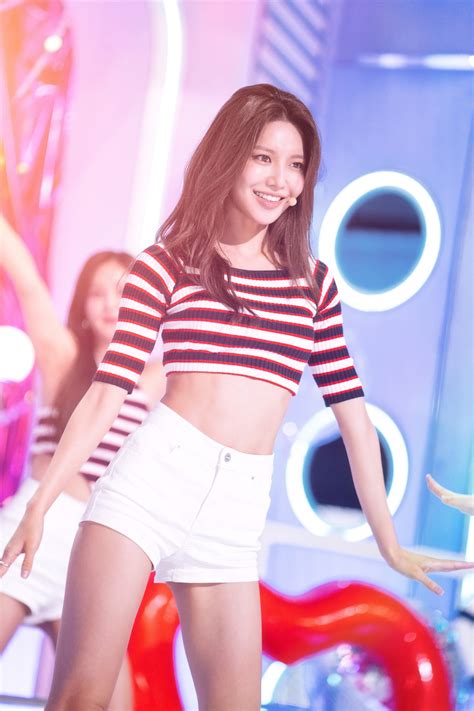 220821 Girls' Generation Sooyoung - 'FOREVER 1' at Inkigayo | kpopping