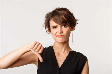 Stop using these five terrible poses when taking headshots