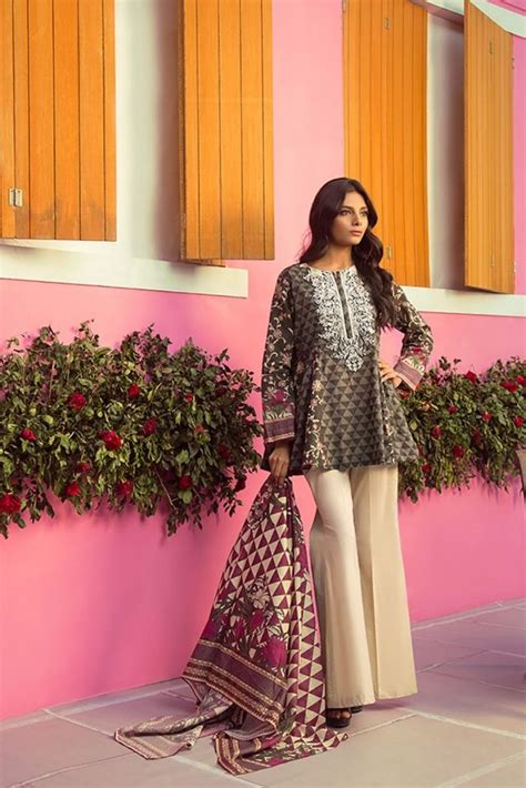 Buy Online Refreshing Ready to Wear Lilic Short Kurti by Zellbury