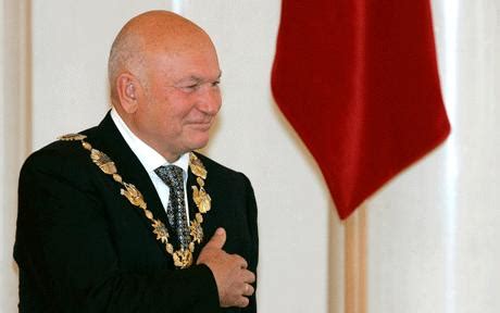dmitry medvedev sacks moscow mayor  show   vladimir putin