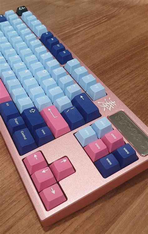 Commissioned an Aqua-themed Keyboard : r/Hololive