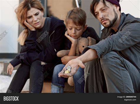 Poor Homeless Family Image & Photo (Free Trial) | Bigstock