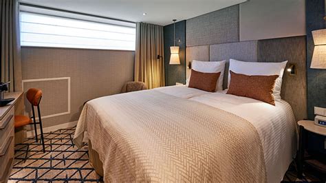 reis pa elvecruise med luksuriose viva