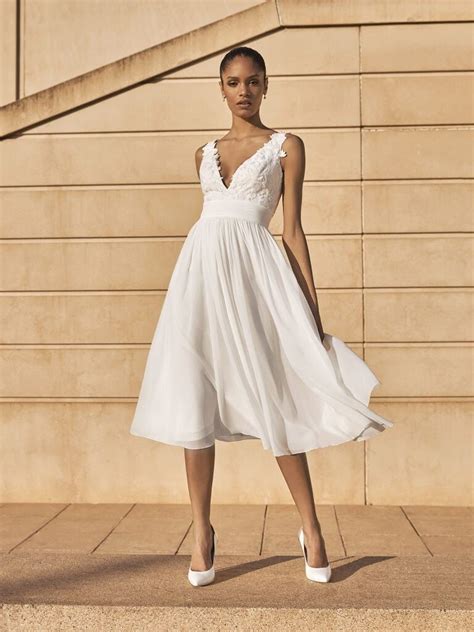 Tea-Length Dresses: What You Need to Know - Hunter Games Magazine