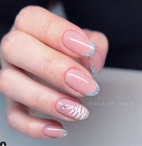 40+ Classy Christmas French Tip Nails Design Ideas