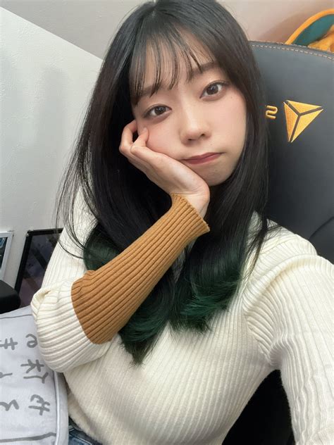 Busty Petite Queen! : r/Aoyama_Hikaru