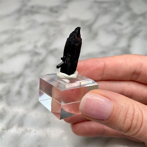Neptunite from Benitoite Gem Mine, California, USA - Minera Emporium