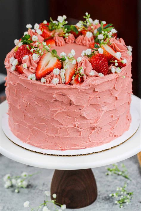 Strawberry Squirt Cake: Easy Recipe for a Stunning & Tasty Treat - jj9a5xu