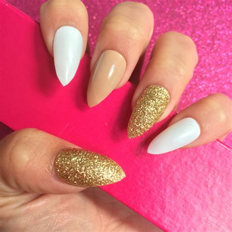season colors  nails  comprehensive guide  nail trends