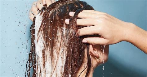 Best Shampoo For Oily Hair To Make It Look Less Greasy