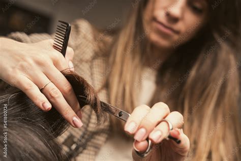 how to find a hairdresser