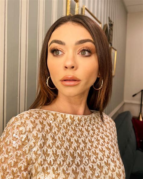 Sarah Hyland's New Face of the Day - DrunkenStepFather.com