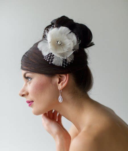 20 Romantic Floral Wedding Hairstyles - Pretty Designs
