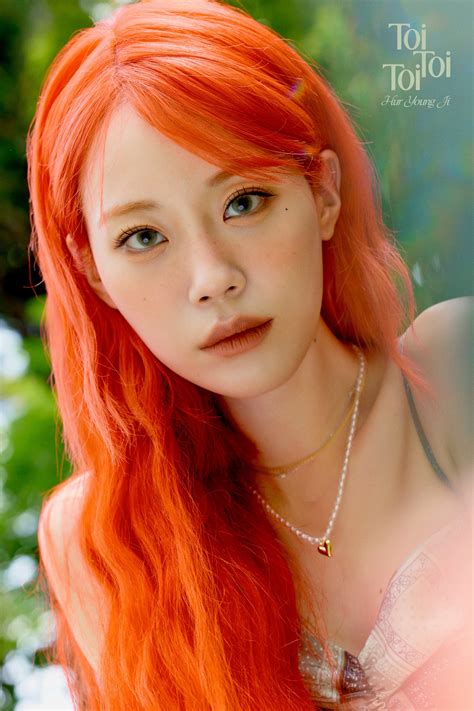 더쿠 - 허영지 [Toi Toi Toi] | Concept Photo #4,5