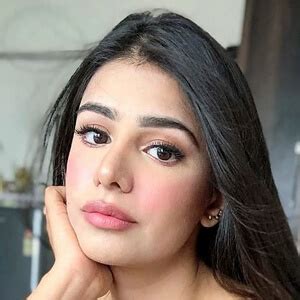 Sarah Khatri - Trivia, Family, Bio | Famous Birthdays