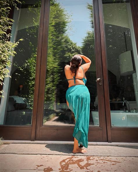 Charu | Feels like summer 🌴🥥☀️🌊 @hunkemoller | Instagram