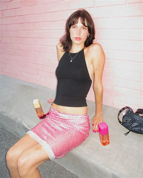 Claire Drake (@clairedrakee) • Instagram photos and videos