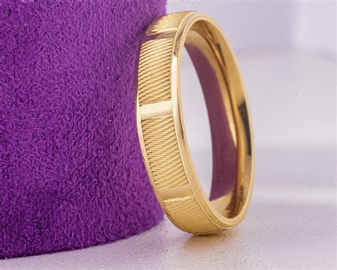 Grey 18Karat Yellow Gold Wedding Band – Saint Tracy