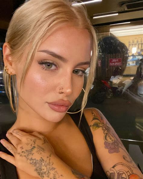 asya (@asyaoner) • Instagram photos and videos