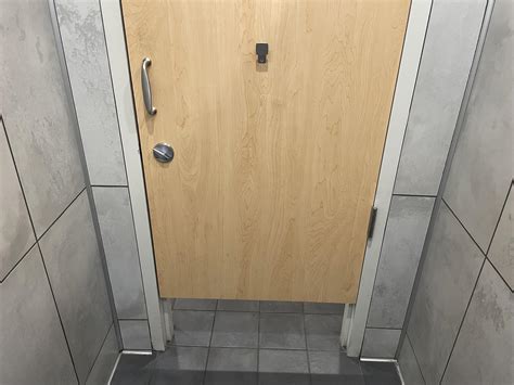 Thank you Publix designers. Double stalls with actual doors FTW. : r/publix