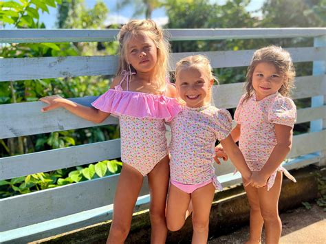 Kimi and Li Bikini – Kimi and Li Bikini