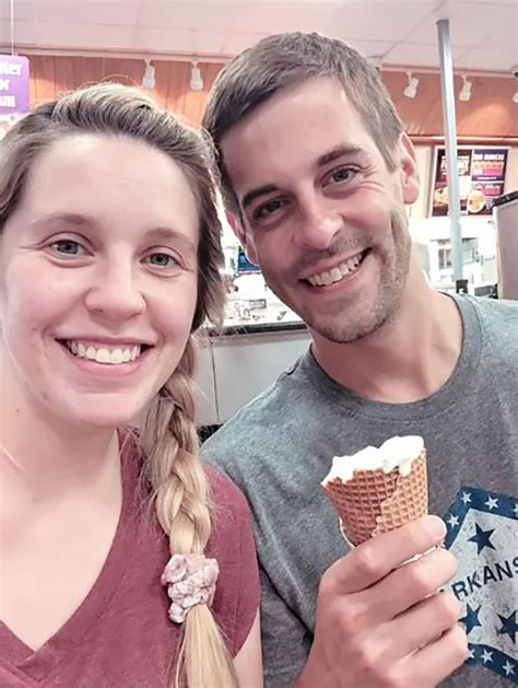 Duggar fans mock Jill and husband Derick's 'gross' date night dinner that's ‘burnt’ and ...