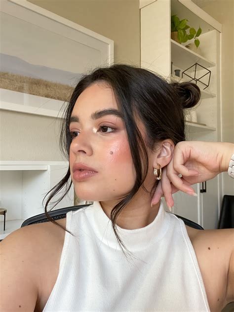 Simple Yet Stunning: 18 Nail Art Ideas That Use Lines As The Main Attraction - FutureMind Labs